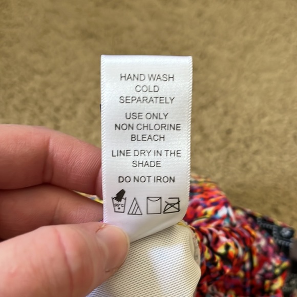 MACRAME UNDERWIRE ONE PIECE SWIMSUIT. Size 16 - Picture 9 of 9